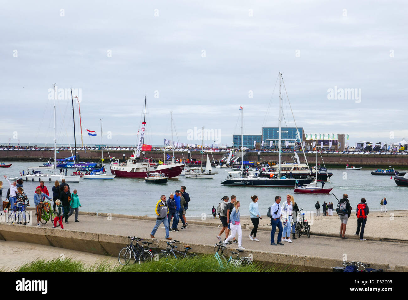 Scheveningen, Paesi Bassi. Il 24 giugno 2018. Fine della Volvo Ocean Race 2017-18 nel porto di Scheveningen-Den Haag, Holland Credit: Jan Fritz/Alamy Live News Foto Stock