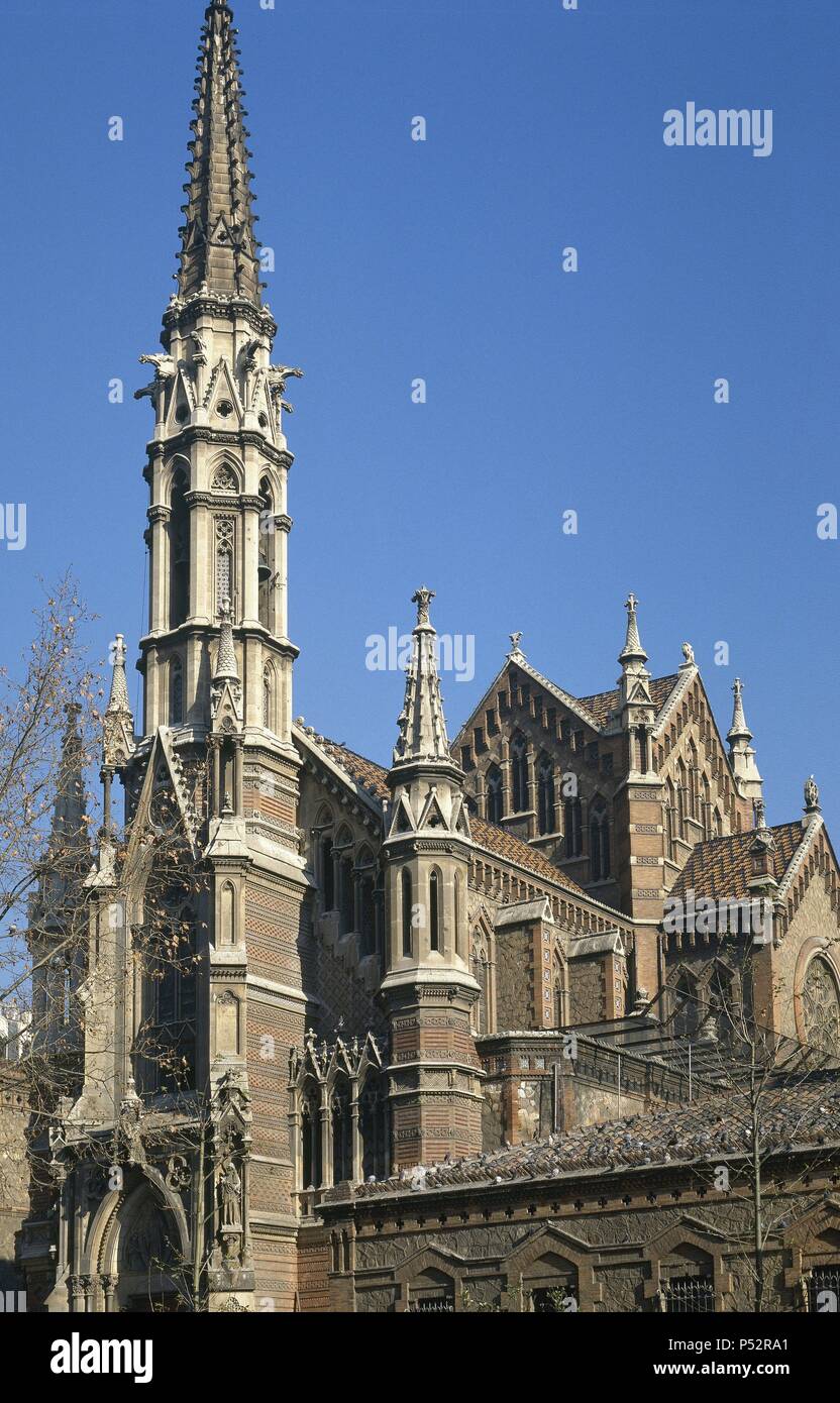 ARTE S. XIX. ESPAÑA. MARTORELL, Joan (Barcellona, 1833-1906). Arquitecto catalán. Maestro de Antoni Gaudí. La Iglesia de les SALESES (1882-1885). Edificio aún de estilo neogótico que ya anuncia caracteres modernistas. Se halla en el Passeig de Sant Joan. Barcellona. Cataluña. Foto Stock