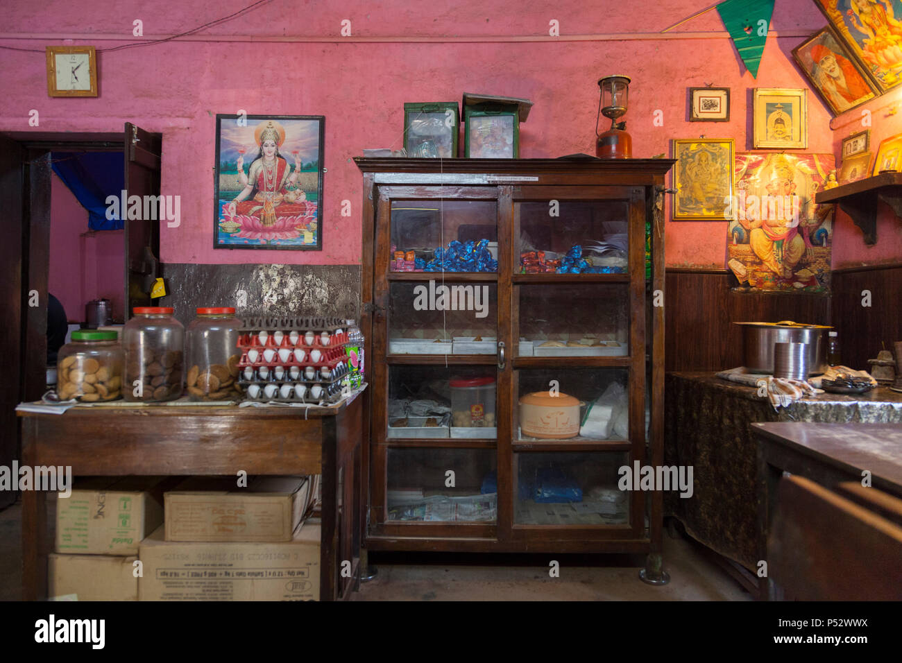 Interno di un negozio di chai, Goa, India Foto Stock