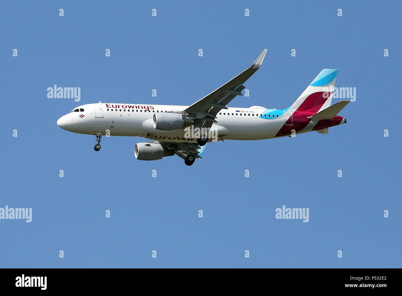 Hannover, Bassa Sassonia, Germania, Airbus A320-200 della compagnia aerea Eurowings Foto Stock