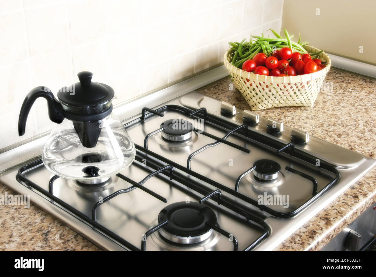 Immagine ravvicinata di stufa in cucina domestica Foto Stock