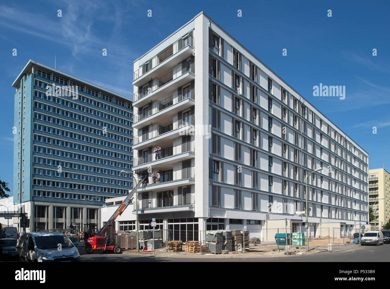 Nuovi condomini a Rathaus Mitte nella zona di   la seconda fase di Karl-Marx-Allee Foto Stock