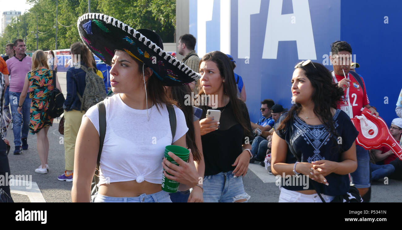Cheerleaders messicano in il sombrero Foto Stock
