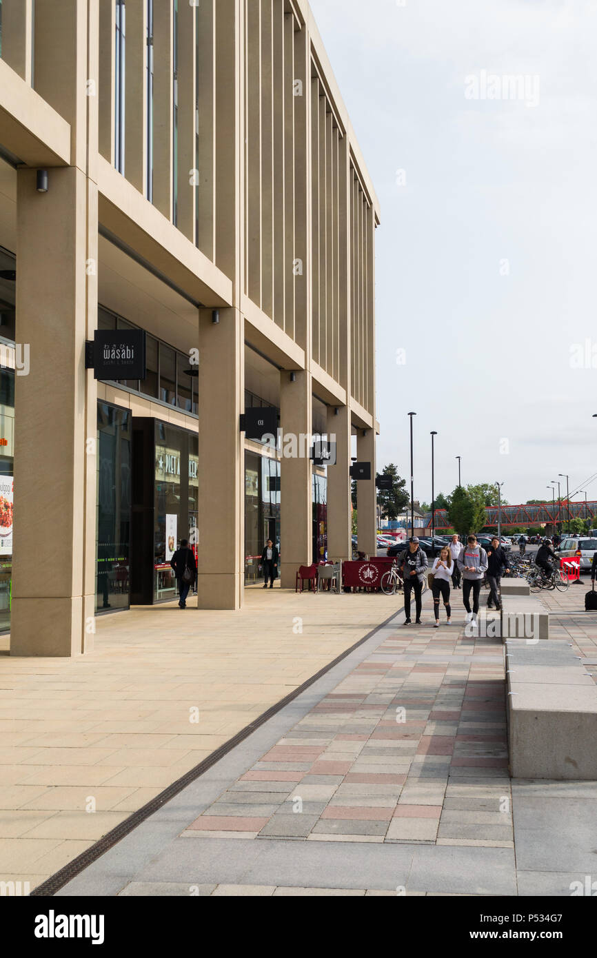 Station Square di Cambridge stazione ferroviaria con persone ed edifici in vista Foto Stock