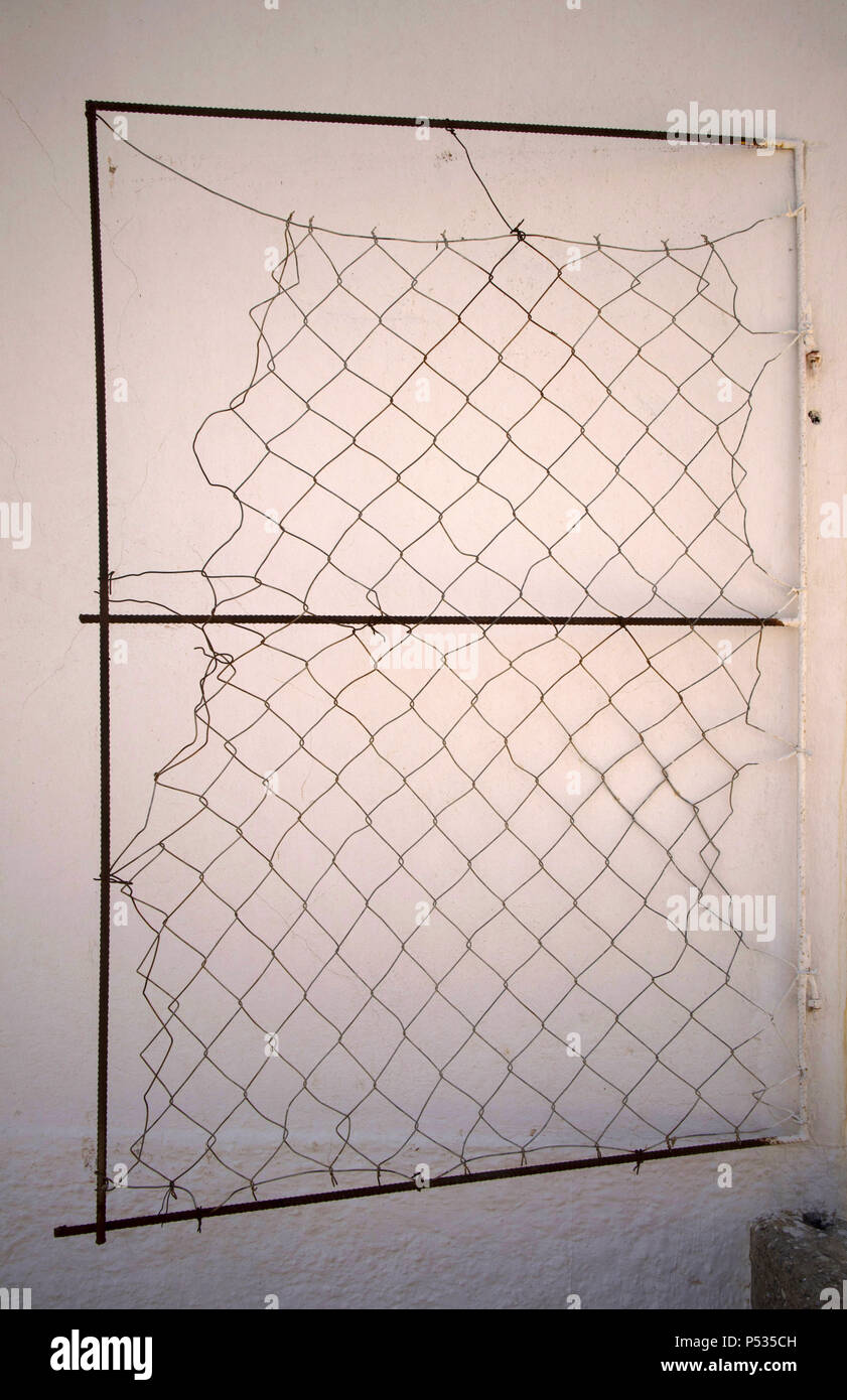 Gate, il tentativo di tenere fuori i caprini, Emporios, Kalymnos, Grecia Foto Stock
