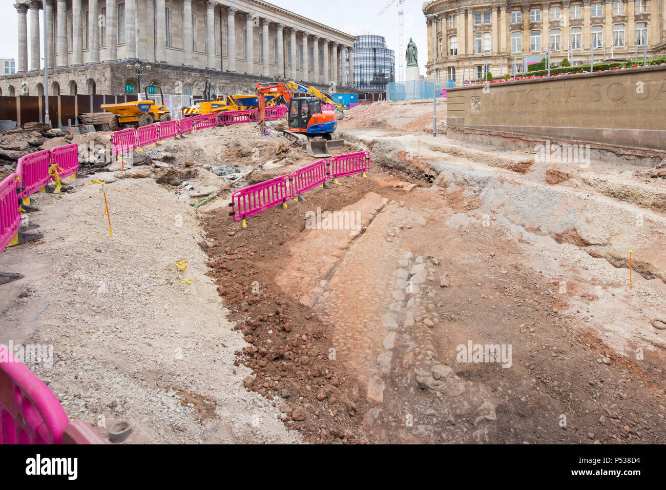 Un sospetto o romana strada sassone è stato scoperto sotto Victoria Square nel centro della città di Birmingham, durante gli scavi per la nuova linea metropolitana, Inghilterra. Foto Stock