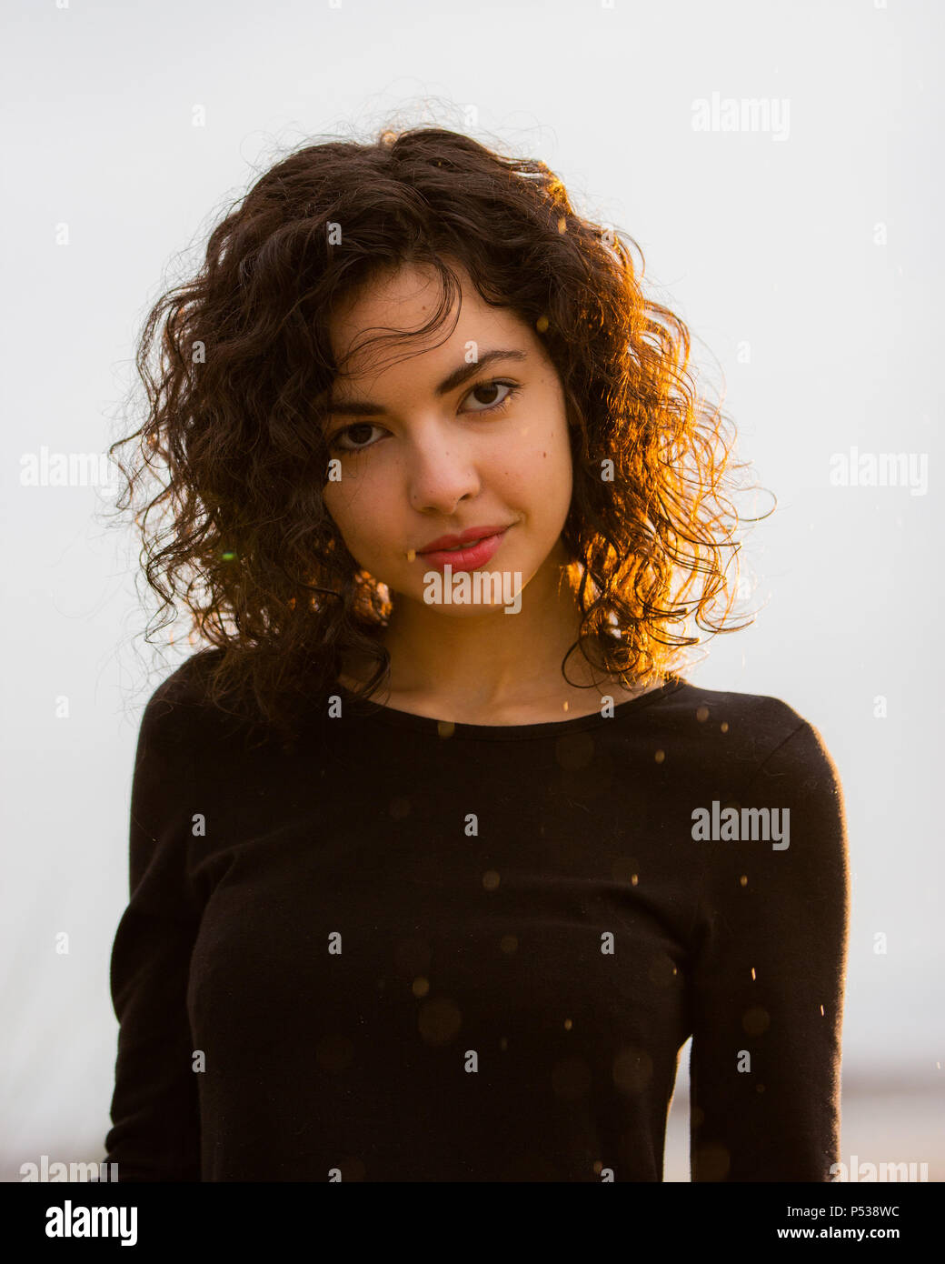 Un recente photoshoot a Swansea Beach utilizzando una Canon 700D con un 70-200mm 2.8 mkii della lente e un speedlite hahnel equipaggiato con un arancione gel ct Foto Stock