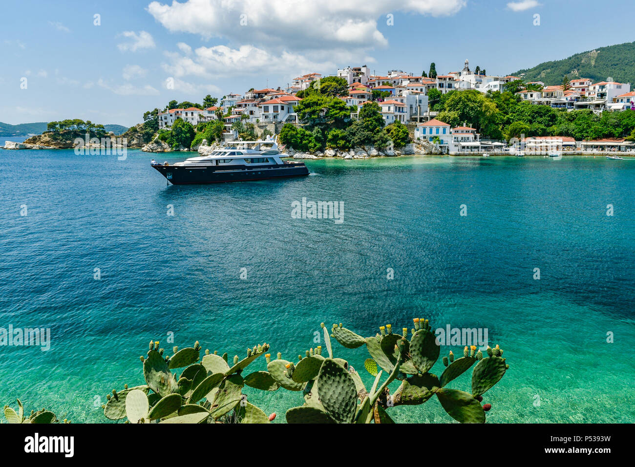 Yacht di lusso a noleggio Skiathos Foto Stock