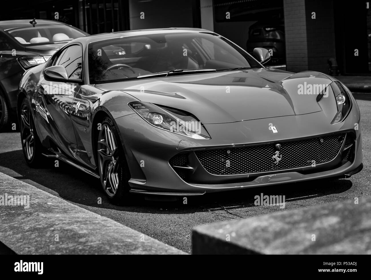 Una moderna Ferrari 812 Superfast super car Foto Stock