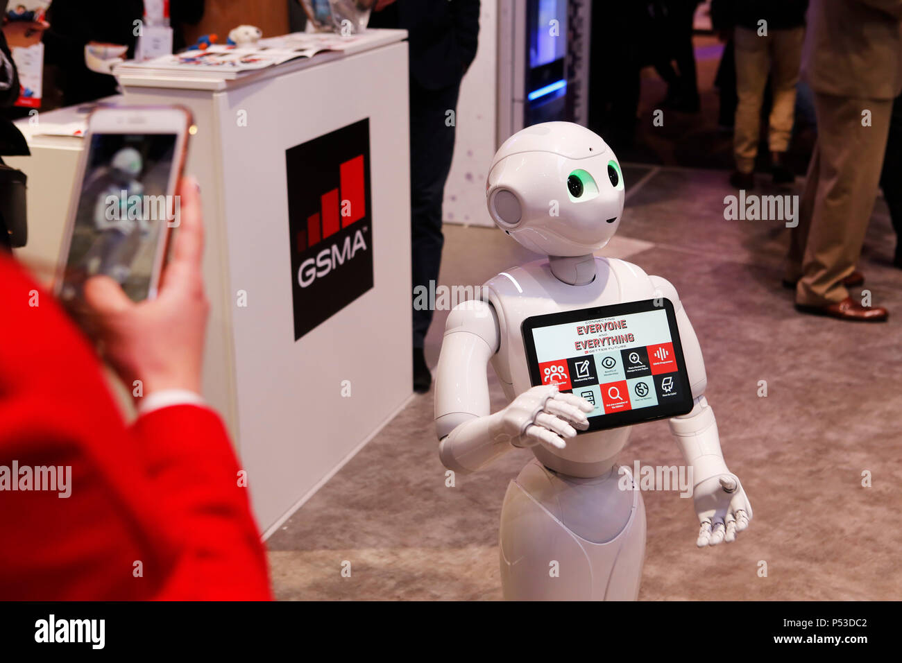 Barcellona,   Spagna - Robot al Mobile World Congress MWC di Barcellona Foto Stock