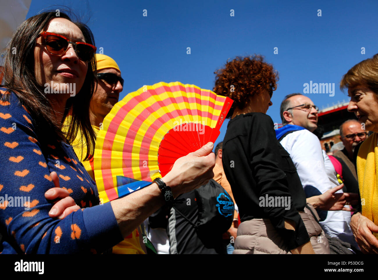 Barcellona,   Spagna - più di mezzo milione di persone in una manifestazione pacifica per l indipendenza della Catalogna Foto Stock
