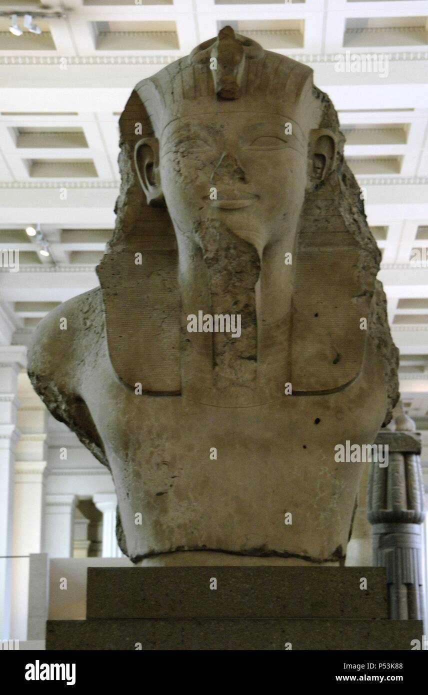 Amenhotep III, anche noto come Amenhotep il magnifico. Pharaon del XVIII dinastia. Circa 1386-1349 A.C. Egyptian Nuovo Regno. Statua colossale. Da Tebe. British Museum. Londra. In Inghilterra. Regno Unito. Foto Stock