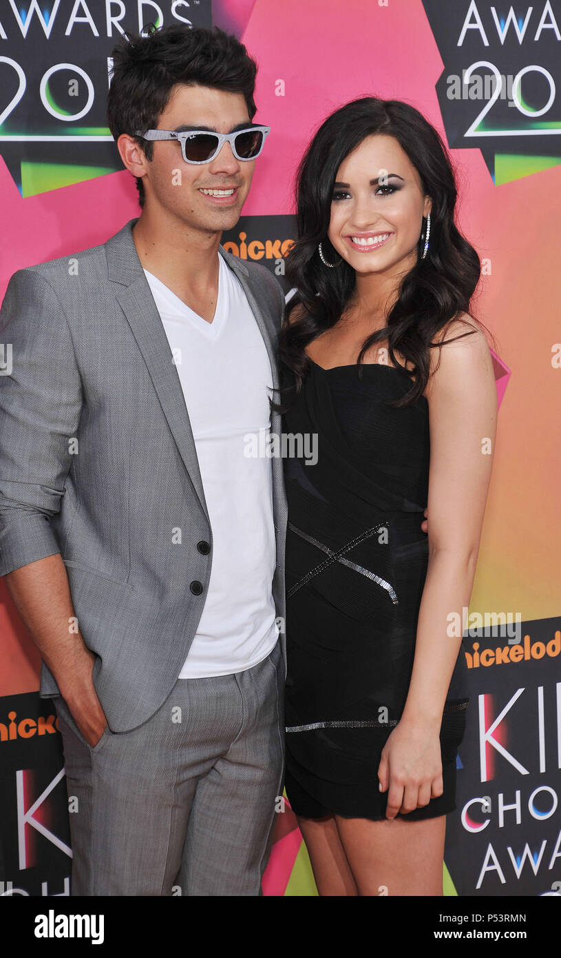 14  - Joe Jonas   Demi Lovato  14 - 23 bambini annuale Choice Awards presso la UCLA Pauley Pavillion a Los Angeles.14  - Joe Jonas   Demi Lovato  14 evento nella vita di Hollywood - California, tappeto rosso Evento, STATI UNITI D'AMERICA, industria cinematografica, celebrità, fotografia, Bestof, arte cultura e intrattenimento, celebrità moda, migliori della vita di Hollywood, evento nella vita di Hollywood - California, moquette rossa e dietro le quinte, musica celebrità, Topix, coppia, famiglia ( marito e moglie ) e i bambini- figli, fratelli e sorelle inchiesta tsuni@Gamma-USA.com, Credito Tsuni / USA, 2010 Foto Stock