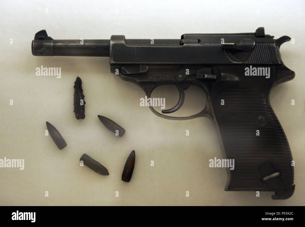 PISTOLA Walther P-38. Arma alemana. 9 mm. Propiedad de MhK. Museo de Schindler. Cracovia. Polonia. Europa. Foto Stock