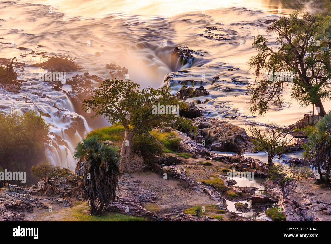 Epupa Falls all'alba, regione di Kunene, Namibia Foto Stock