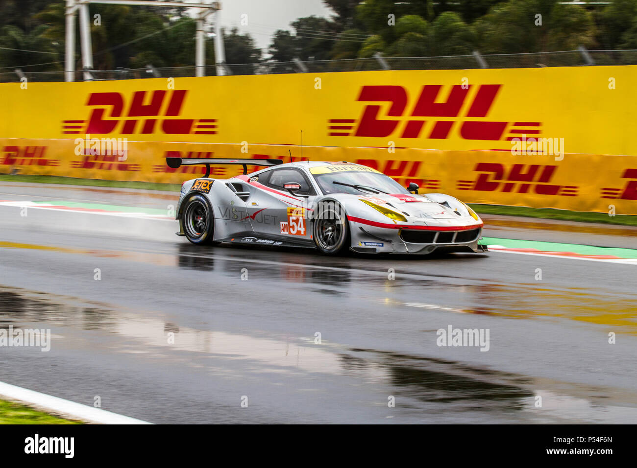 Città del Messico, Messico - 01 Settembre 2017: Autodromo Hermanos Rodriguez. 6ore di Messico, FIA WEC. Spirito di Race Driver Thomas Flohr, Francesco Castellacci o Miguel Molina, alla Ferrari 480 GTE n. 54, in esecuzione presso la libera pratica I. Foto Stock