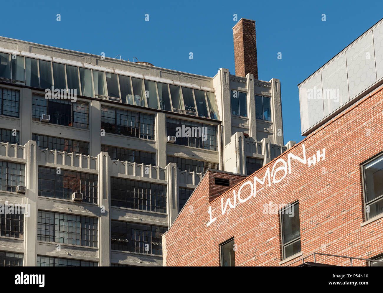 Edificio industriale visto dalla linea alta Park, Manhattan, New York City, Stati Uniti d'America Foto Stock