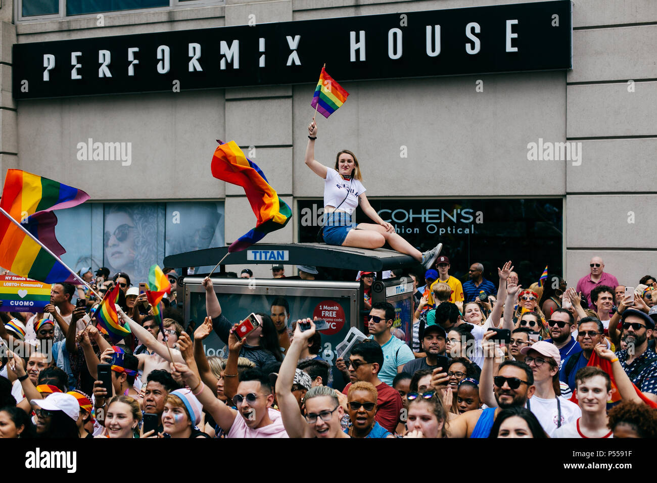 Prese a New York Pride Parade il 24 giugno 2018. Credito: Shauna Hundeby / Alamy Live News Foto Stock