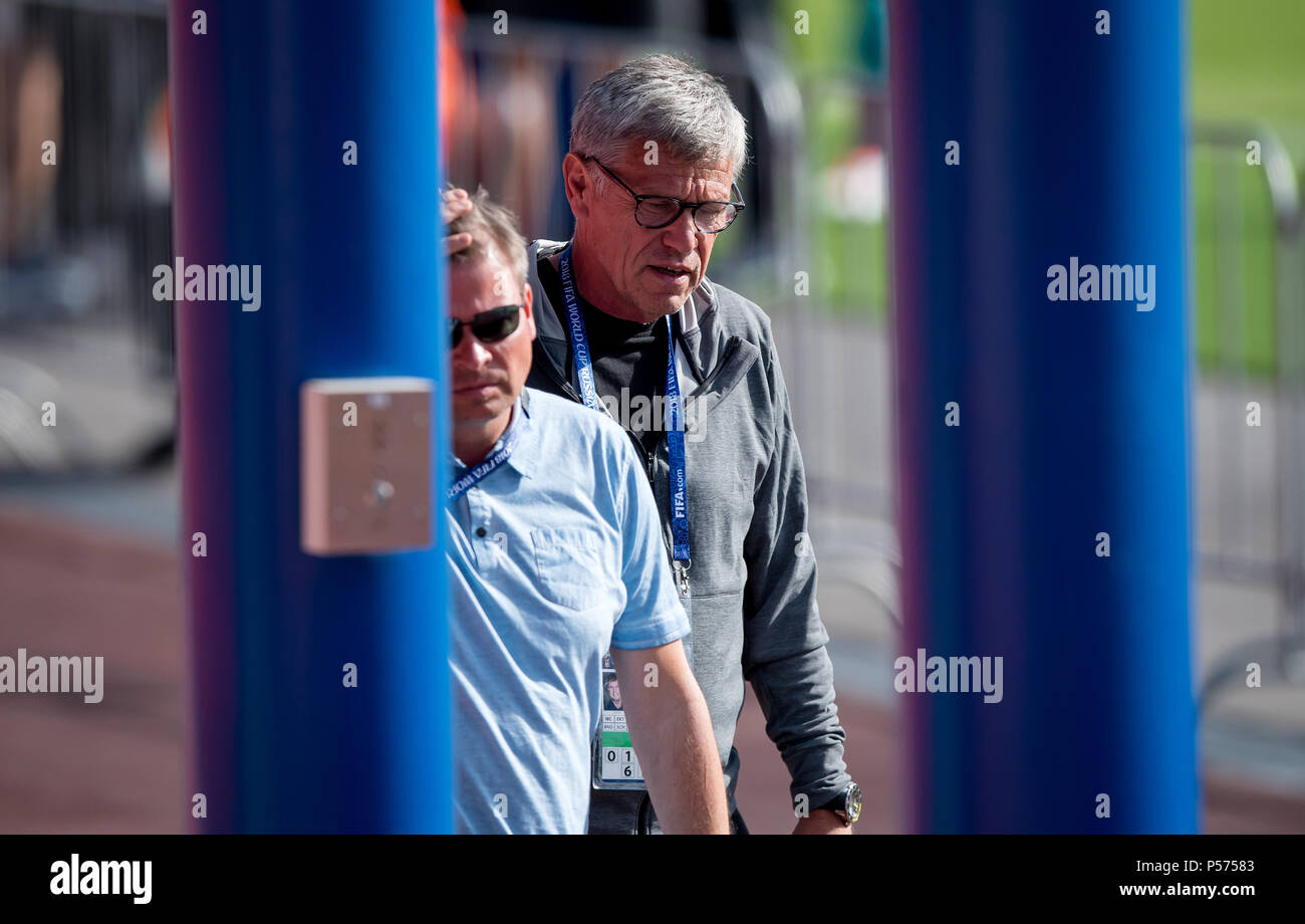 Vatutinki, Russland. Il 25 giugno, 2018. Uli Voigt (DFB Media TV/TV) formazione GES/calcio/World Cup 2018 Russia: Formazione DFB Mosca/Vatutinki, 25.06.2018 GES/Soccer/calcio/Coppa del Mondo 2018 Russia: Pratica DFB, Mosca/Watutinki, Giugno 25, 2018 | Utilizzo di credito in tutto il mondo: dpa/Alamy Live News Foto Stock