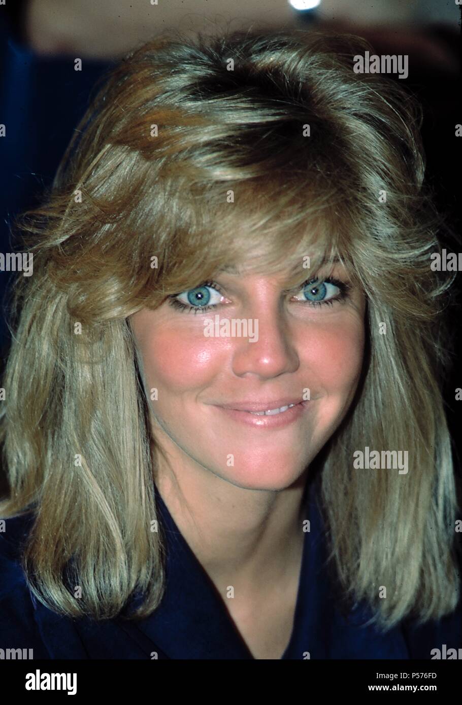 ***FILE FOTO*** HEATHER LOCKER bloccato per attaccare la COP Heather Locklear ( dinastia ) a promuovere il nuovo libro di dinastia di Barnes and Noble in New York City. Novembre 1984 Credit: Walter McBride/MediaPunch Foto Stock