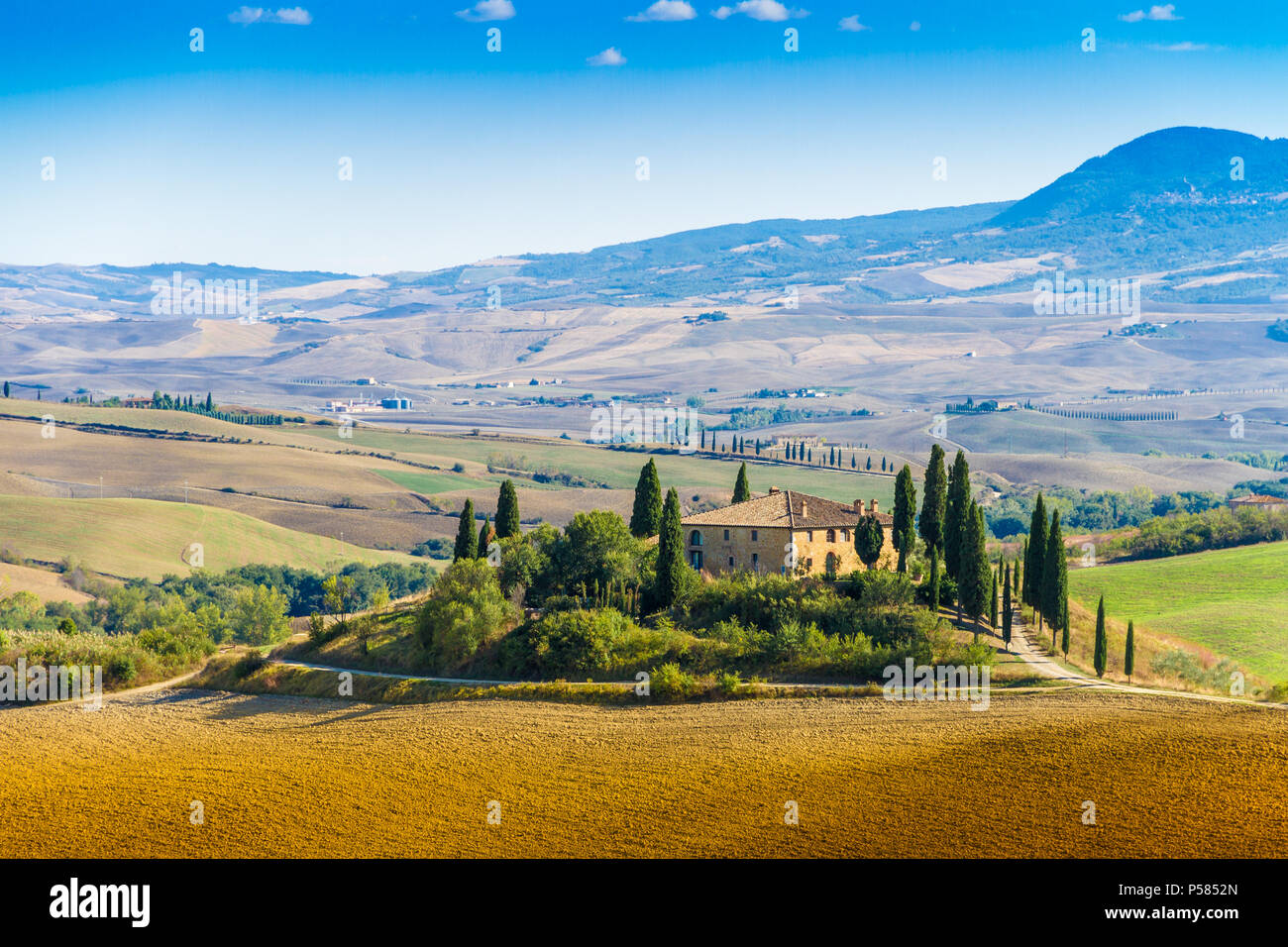 Siena, Italia - 22 Settembre 2013: Il Podere Belvedere è un famoso sito nella zona delle Crete Senesi, Italia Foto Stock