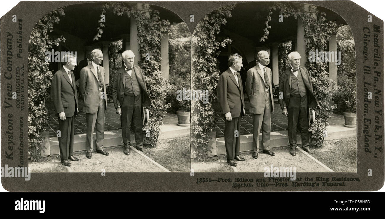 Harvey Firestone, Henry Ford e Thomas Edison a re Residence durante la U.S. Presidente Warren G. Harding il funerale di Marion, Ohio, Stati Uniti d'America, scheda Stereo, Keystone View Company, Agosto 1923 Foto Stock
