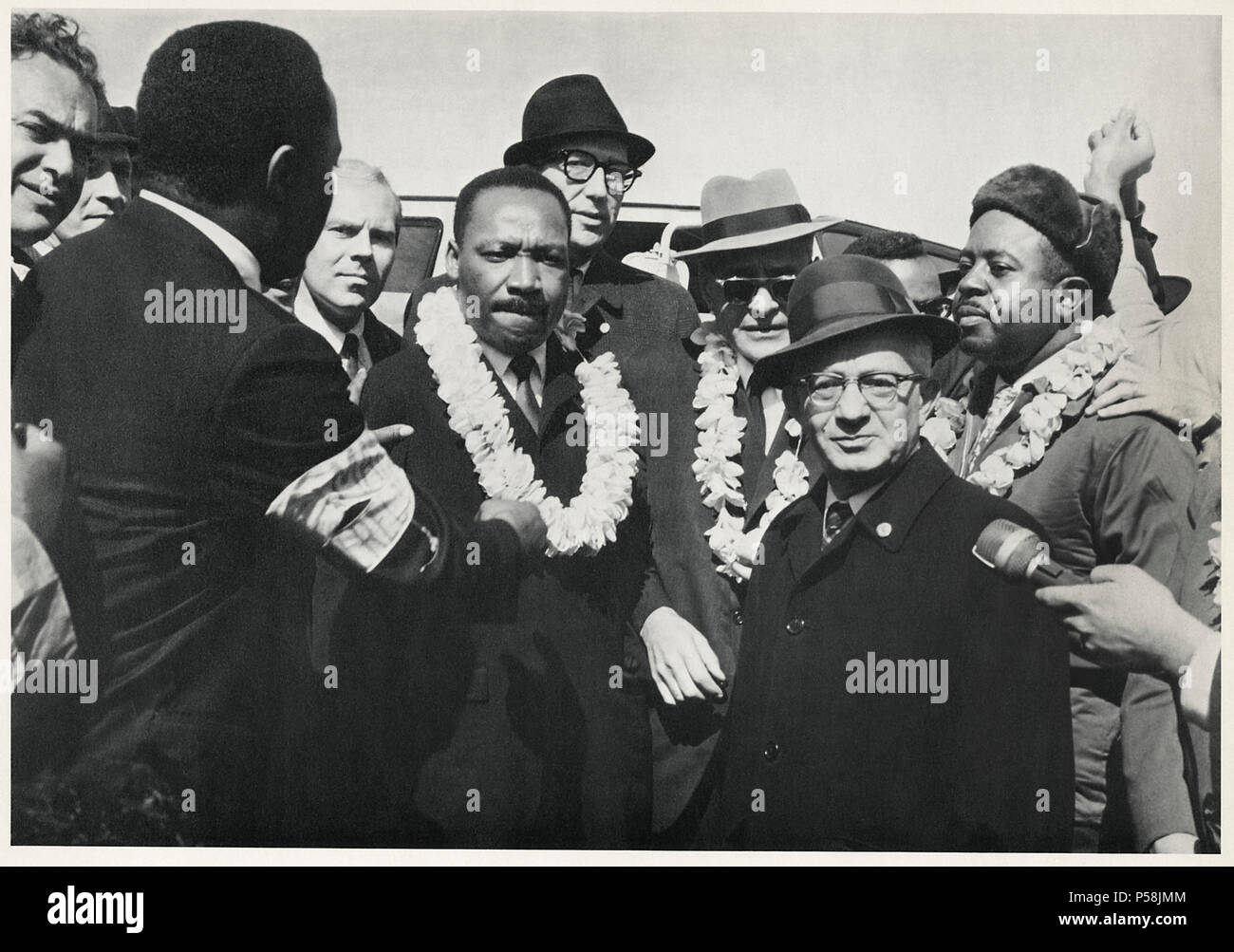 Martin Luther King Jr., accompagnato dal dottor Ralph Bunche e Reverand Ralph Abernathy, incontro con l'Insegnante europea leader all inizio del marzo di Memphis, Memphis, Tennessee, Stati Uniti d'America, 21 marzo 1965 Foto Stock