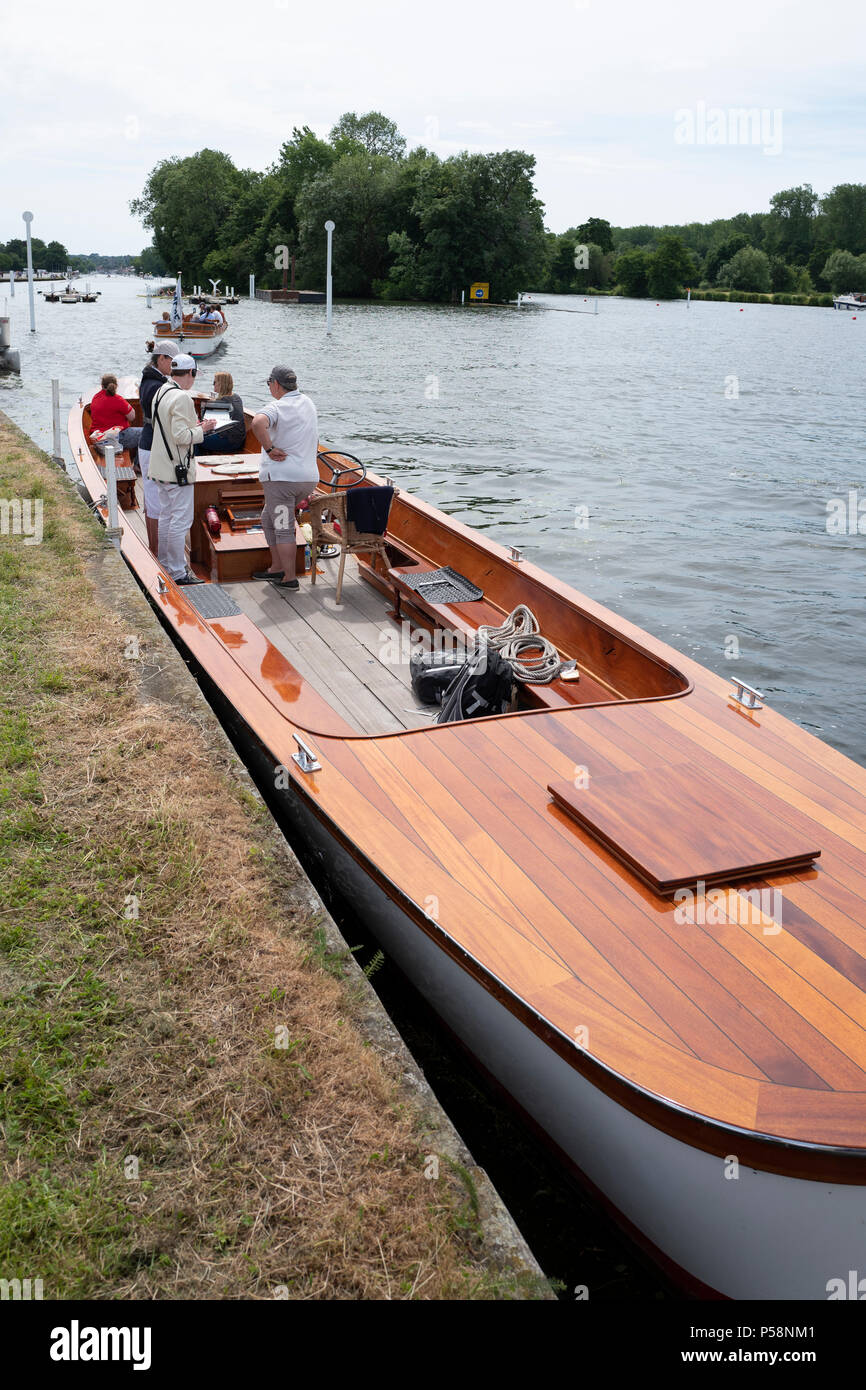 Henley on Thames, Regno Unito, 23 giugno 2018, sabato, "Henley regata femminile", visualizzare arbitro di lancio, Henley raggiungere, il fiume Tamigi, Inghilterra, © Peter SPURRIER, Foto Stock