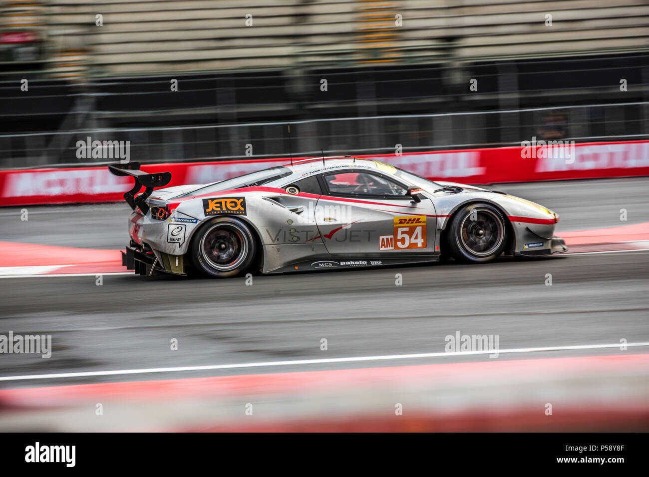 Città del Messico, Messico - 01 Settembre 2017: Autodromo Hermanos Rodriguez. 6ore di Messico, FIA WEC. Spirito di Race Driver Thomas Flohr, Francesco Castellacci o Miguel Molina, alla Ferrari 480 GTE n. 54, in esecuzione presso la libera pratica I. Foto Stock