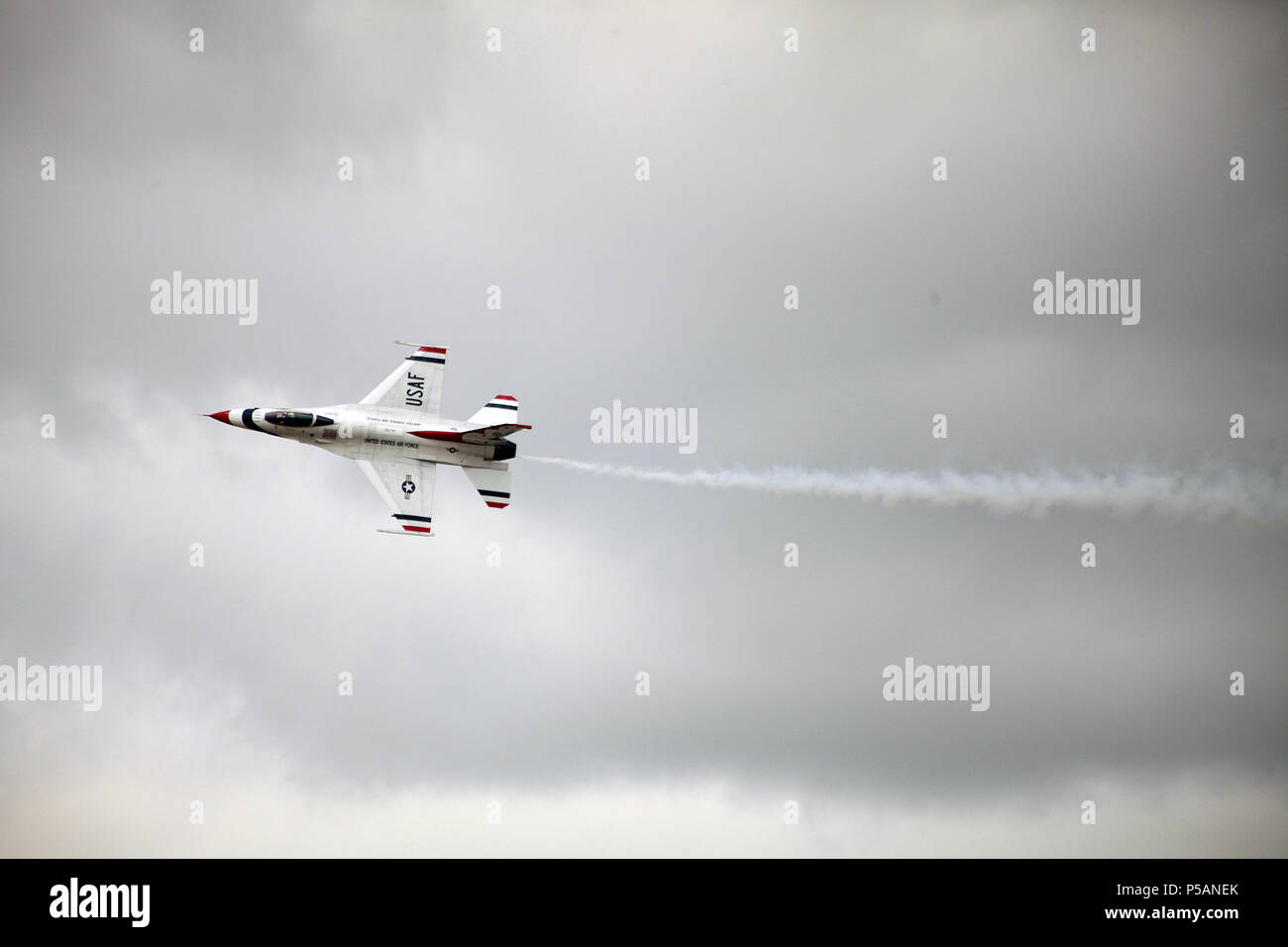 F-16D Falcon. Il USAF Thunderbirds team Display Foto Stock