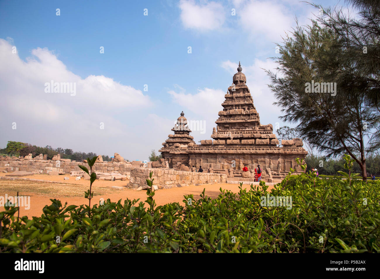 Vista esterna del tempio Shore, costruito nel 700 - 728 D.C. Mahabalipuram, Tamil Nadu Foto Stock