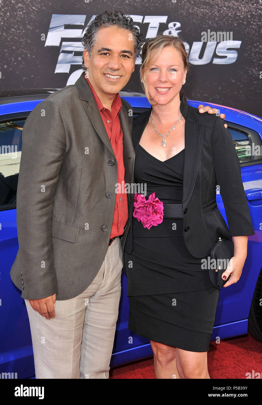 John Ortiz e la moglie Jennifer al veloce e furioso 6 Premiere presso l'Anfiteatro universale a Los Angeles.John Ortiz e la moglie Jennifer ------------- Red Carpet Event, verticale, STATI UNITI D'AMERICA, industria cinematografica, celebrità, fotografia, Bestof, arte cultura e intrattenimento, Topix celebrità moda / Verticale, meglio di, evento nella vita di Hollywood - California, moquette rossa e dietro le quinte, USA, industria cinematografica, celebrità, movie celebrità, personaggi televisivi, musica celebrità, fotografia, Bestof, arte cultura e intrattenimento, Topix, verticale, famiglia da dall'anno , 2013, inchiesta tsuni@Gamma-STATI UNITI D'AMERICA Foto Stock