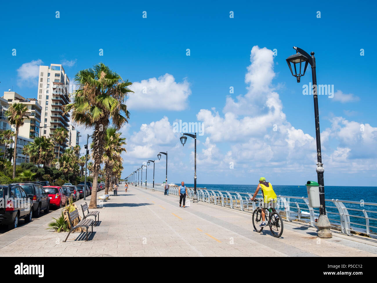 Vista lungo la Corniche a Beirut, in Libano. Foto Stock