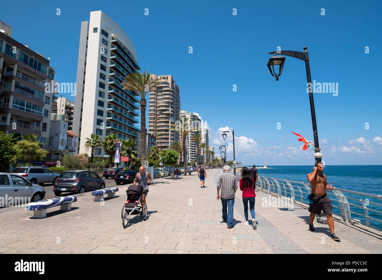 Vista lungo la Corniche a Beirut, in Libano. Foto Stock