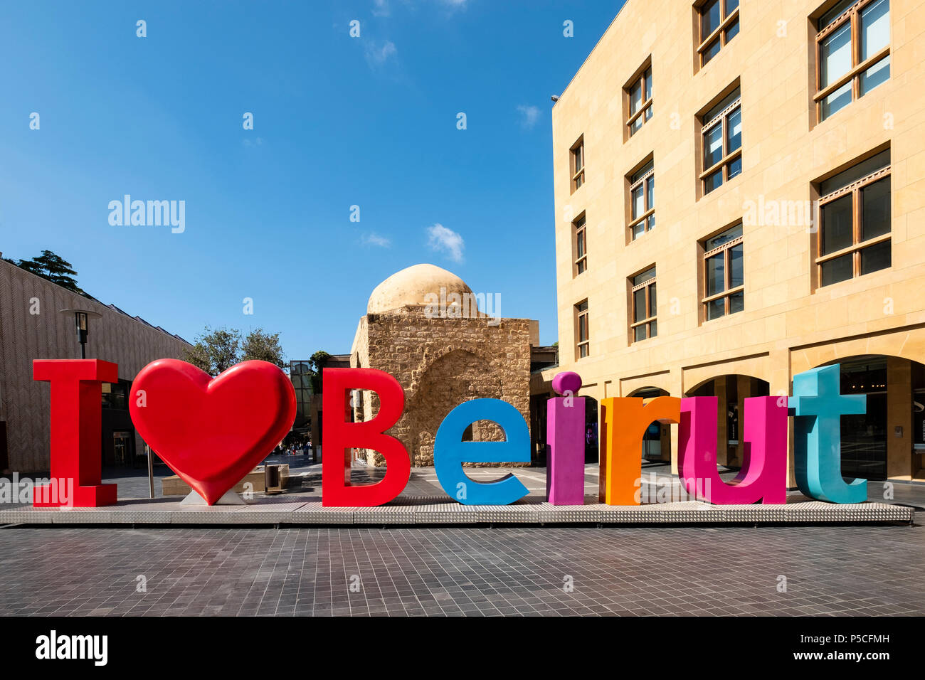 Io amo Beirut scultura su strada a Beirut Souks nuova proprietà sviluppo nel centro cittadino di Beirut, Libano Foto Stock