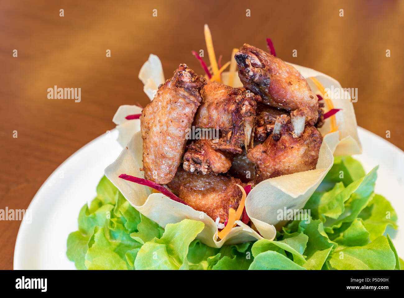 Deep Pollo fritto con salsa dolce stile tailandese Foto Stock