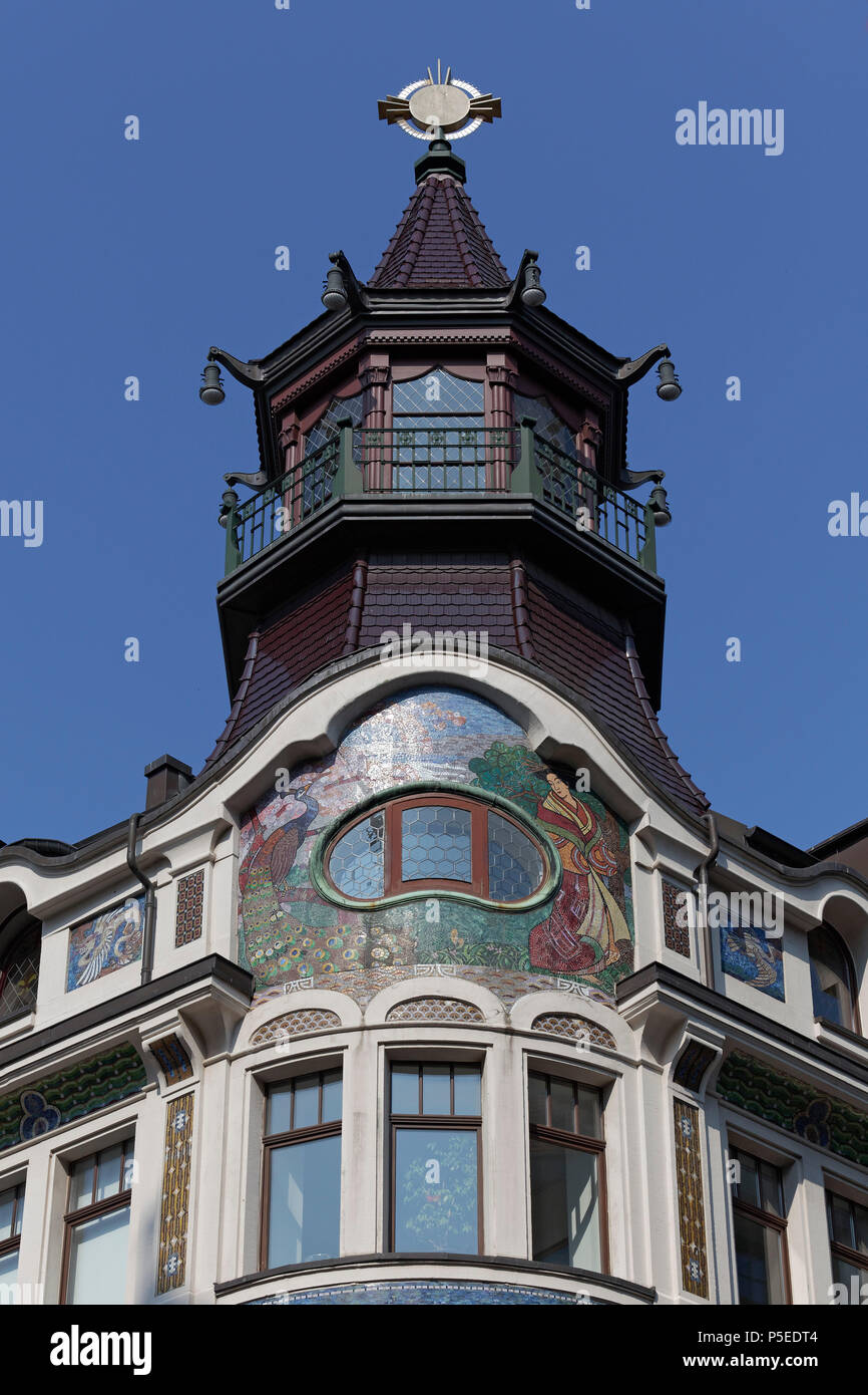 Casa in stile Art Nouveau con torre cinese, caffè storici house Riquet, Lipsia, Sassonia, Germania Foto Stock
