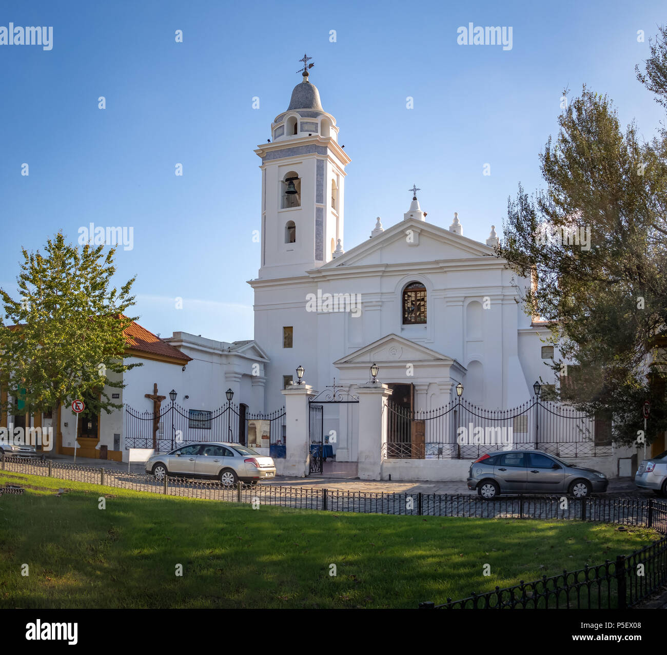 Chiesa Basilica de Nuestra Senora del Pilar vicino al cimitero di Recoleta - Buenos Aires, Argentina Foto Stock