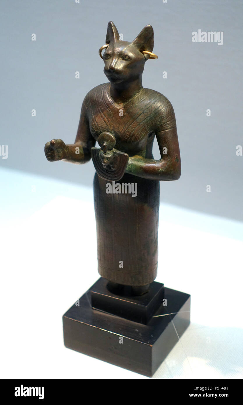 N/A. Inglese: presentano nell'Matsuoka Museum of Art - 5 Chome-12-6 Shirokanedai, Minato, Tokyo 108-0071, Giappone. 19 febbraio 2015, 23:45:59. Daderot 175 Bastis, Egitto, tardo periodo, c. 664-332 BC, bronzo - Matsuoka Museum of Art - Tokyo, Giappone - DSC06999 Foto Stock