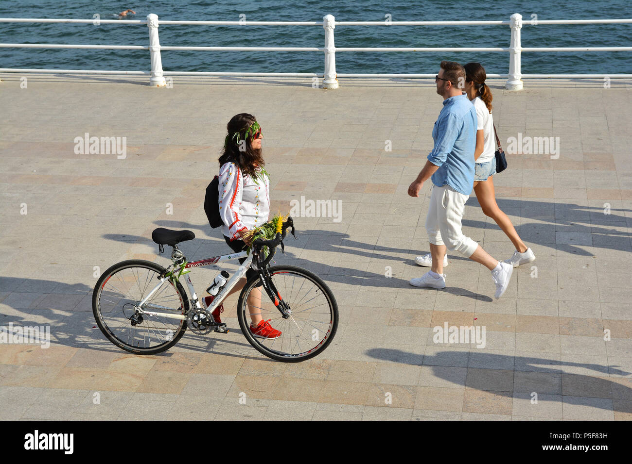 "Ziua isti ' - Giornata internazionale del rumeno camicetta ,tradizionale celebrazione sulla riva del Mar Nero in Constanta, Romania. Foto Stock