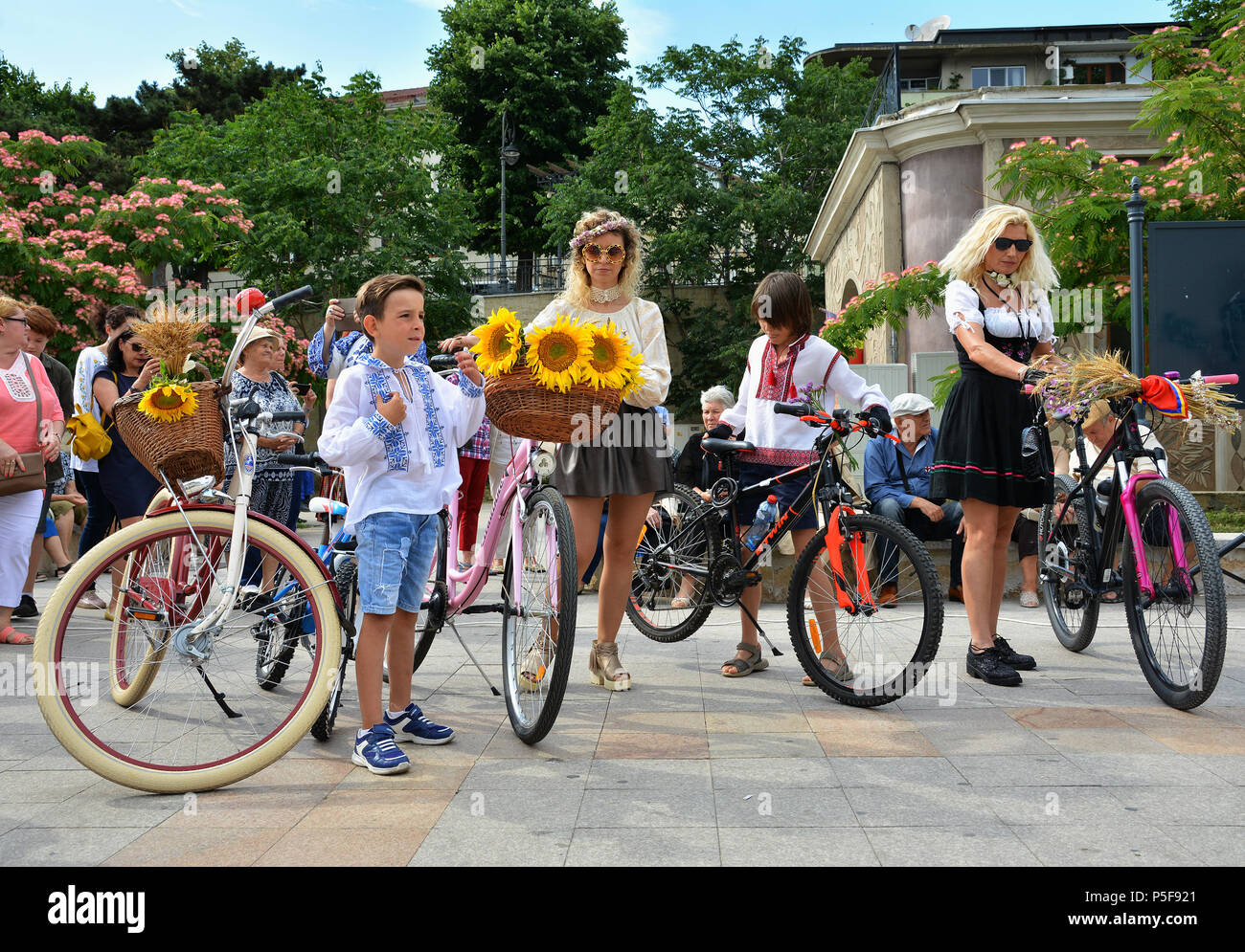 "Ziua isti ' - Giornata internazionale del rumeno camicetta ,tradizionale celebrazione sulla riva del Mar Nero in Constanta, Romania. Foto Stock
