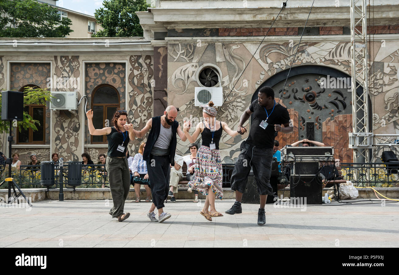 "Ziua isti ' - Giornata internazionale del rumeno camicetta ,tradizionale celebrazione sulla riva del Mar Nero in Constanta, Romania. Foto Stock