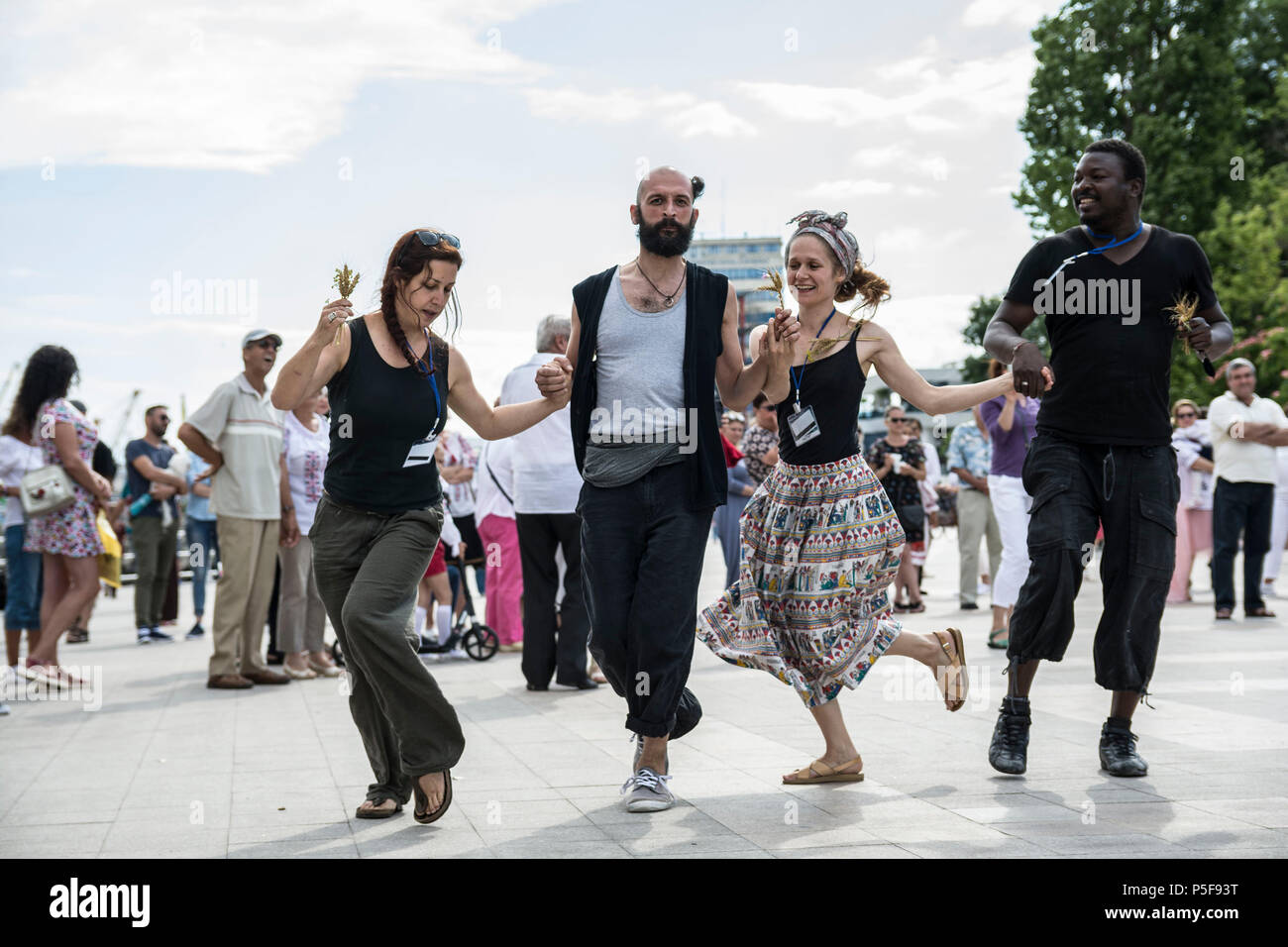 "Ziua isti ' - Giornata internazionale del rumeno camicetta ,tradizionale celebrazione sulla riva del Mar Nero in Constanta, Romania. Foto Stock