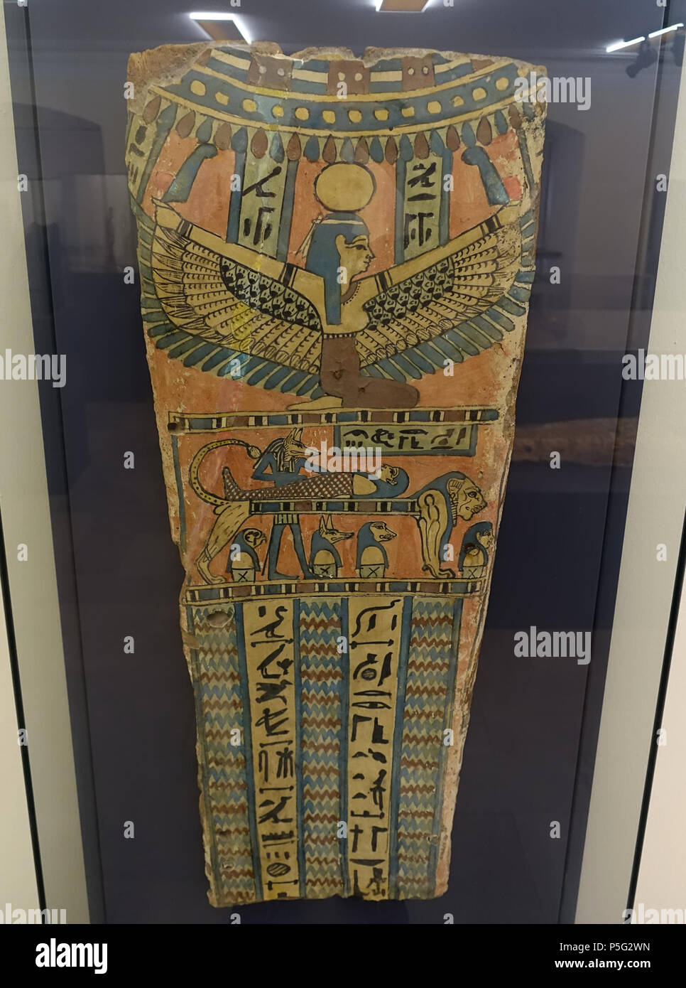 364 Bara frammento con dado e Anubi, vista 1, Egitto, legno stuccato e dipinto, forse 100 A.C. al 100 D.C. un 1314 - Martin von Wagner Museum - Würzburg, Germania - DSC05316 Foto Stock