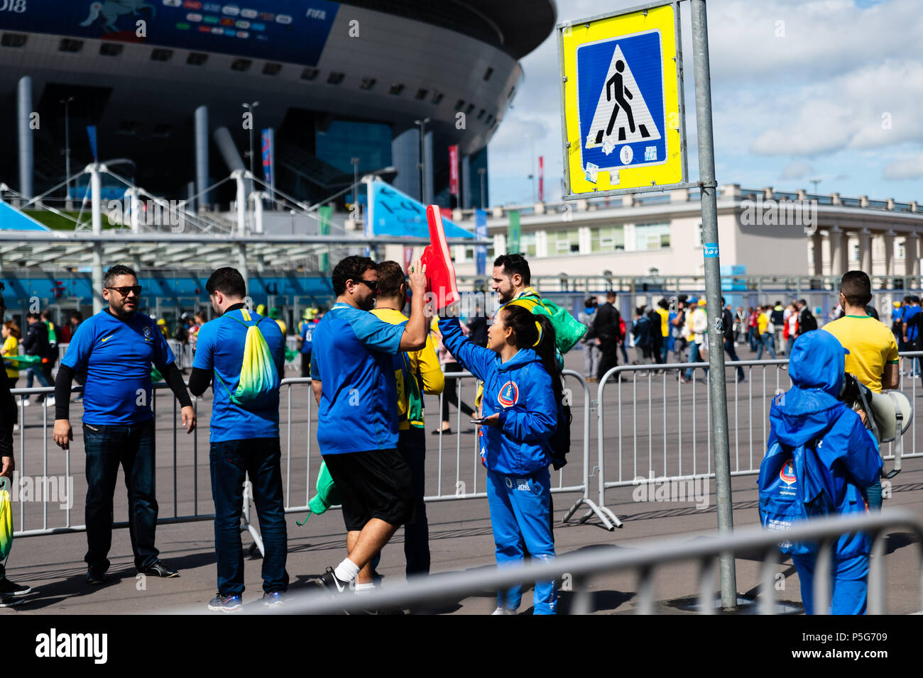 Tifosi si riuniscono in Russia durante il 2018 della Coppa del Mondo FIFA Foto Stock