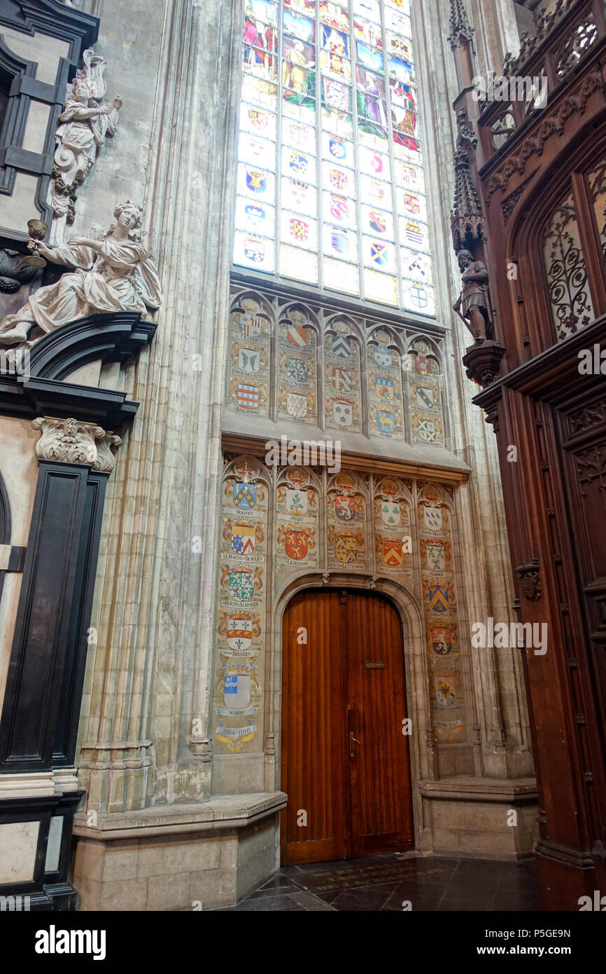 359 Stemmi - Église Notre Dame du Sablon - Bruxelles, Belgio - DSC08086 Foto Stock