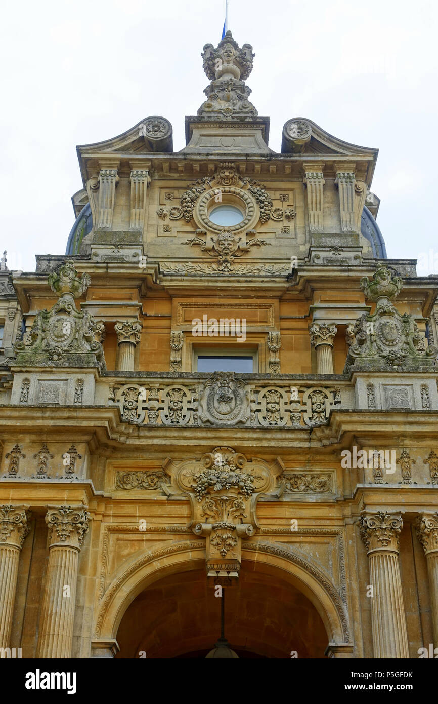 N/A. Inglese: Waddesdon Manor - Buckinghamshire, Inghilterra. 8 giugno 2016, 06:58:20. Daderot 519 Ingresso - Waddesdon Manor - Buckinghamshire, Inghilterra - DSC07604 Foto Stock