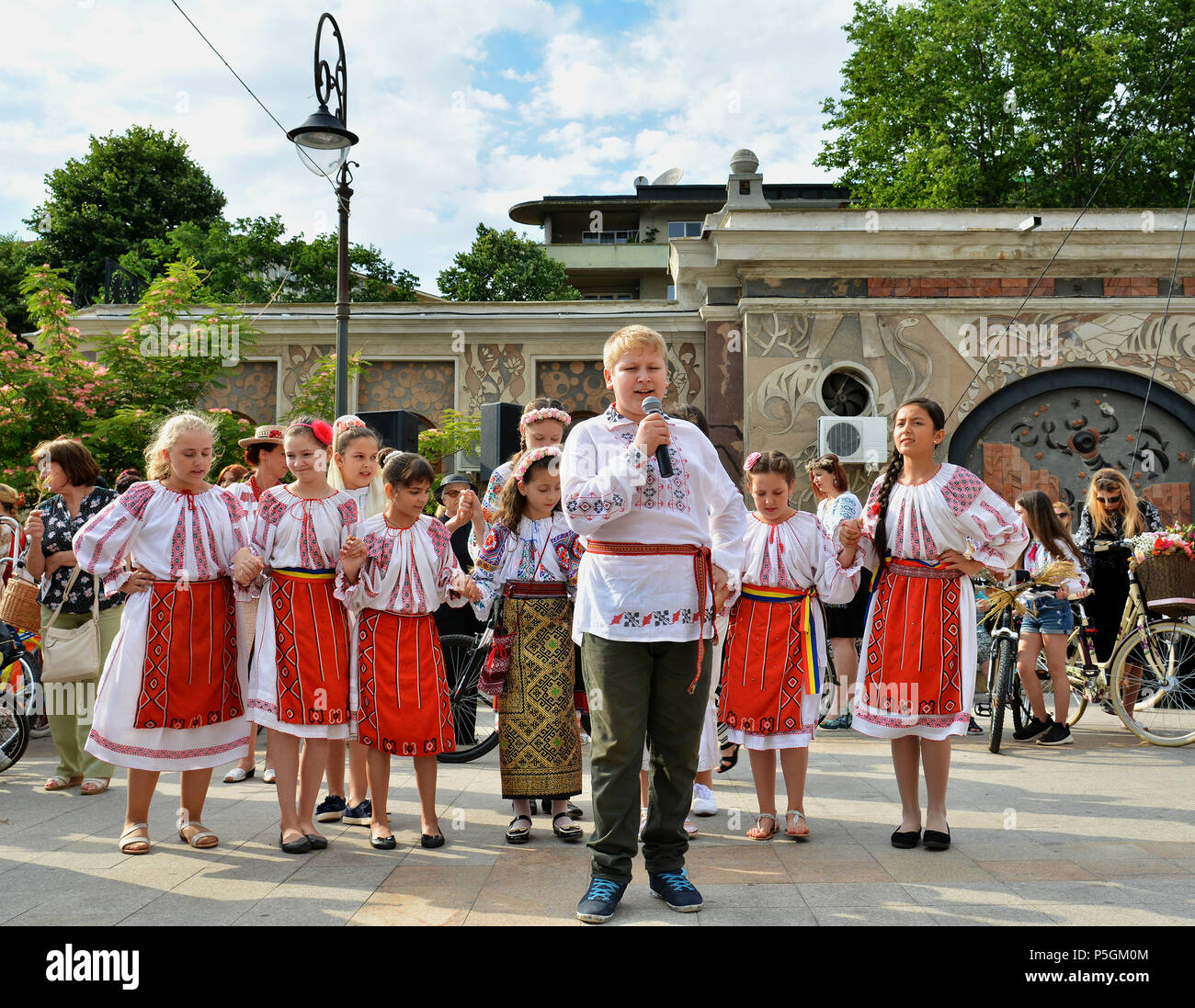 "Ziua isti ' - Giornata internazionale del rumeno camicetta ,tradizionale celebrazione sulla riva del Mar Nero in Constanta, Romania. Foto Stock
