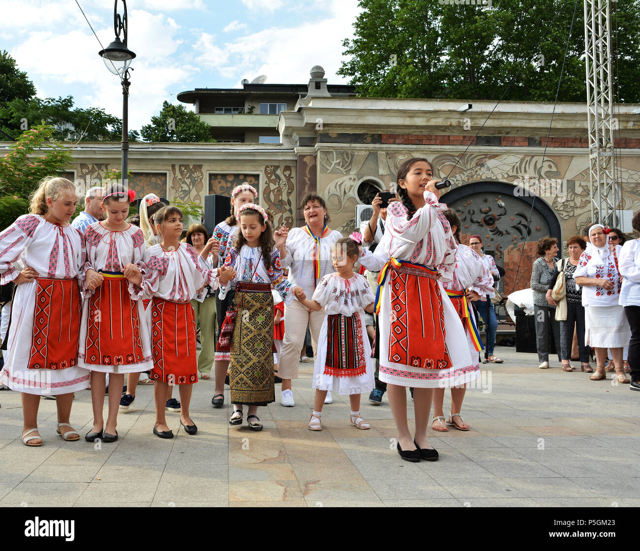 "Ziua isti ' - Giornata internazionale del rumeno camicetta ,tradizionale celebrazione sulla riva del Mar Nero in Constanta, Romania. Foto Stock
