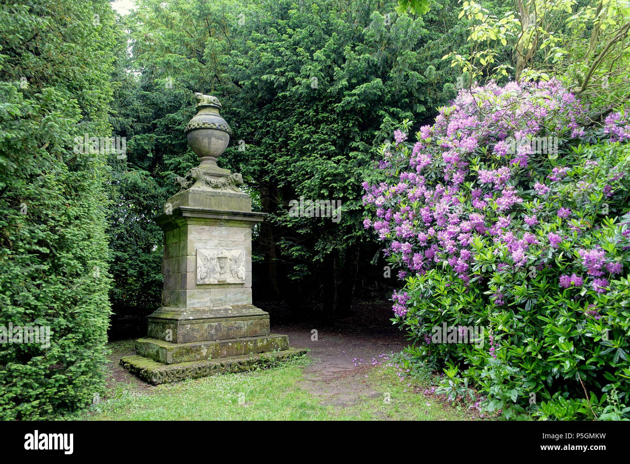 N/A. Inglese: gatto monumento, Shugborough station wagon - Staffordshire, Inghilterra. 13 giugno 2016, 07:10:48. Daderot 282 gatto monumento, Shugborough station wagon - Staffordshire, Inghilterra - DSC00210 Foto Stock